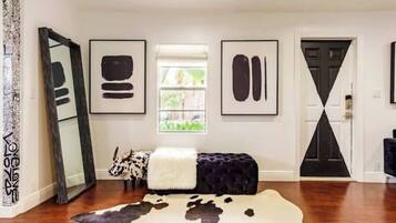 4 bedrooms, desk, iron/ironing board, free WiFi