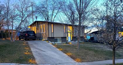 Sagar BnB - Comfy 5-bed 3-bath house ~30mins from Ski/ Hiking areas, Sandy, UT.