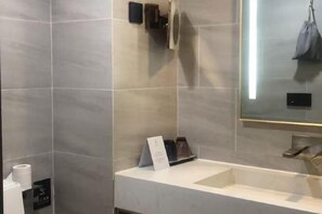 Bathroom - Lavande Hotel (Beijing)