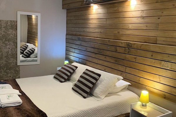 Quarto Triplo com banheiro privativo - Curicacas | Free WiFi