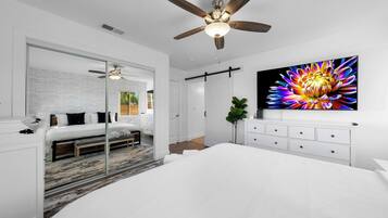 4 habitaciones, tabla de planchar con plancha, wifi y ropa de cama