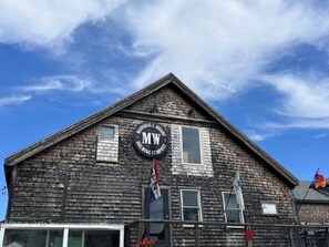 Exterior - Mariner's Loft on Main St - Right Downtown! (Belfast)