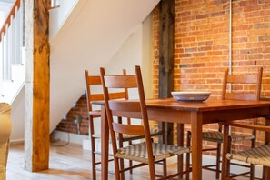 Dining - Mariner's Loft on Main St - Right Downtown! (Belfast)