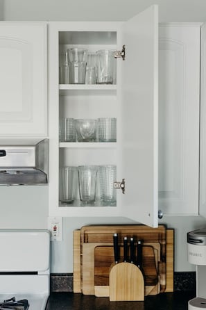 Interior - Eleanor's Cove - Apartment on Bayview St (Belfast)