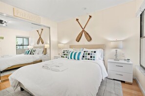 3 slaapkamers, een strijkplank/strijkijzer, reisbedje, gratis wifi