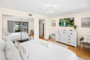 3 bedrooms, iron/ironing board, travel cot, free WiFi - Updated Condo: Game Room, Beach Access, Two Pools (Saint augustine)