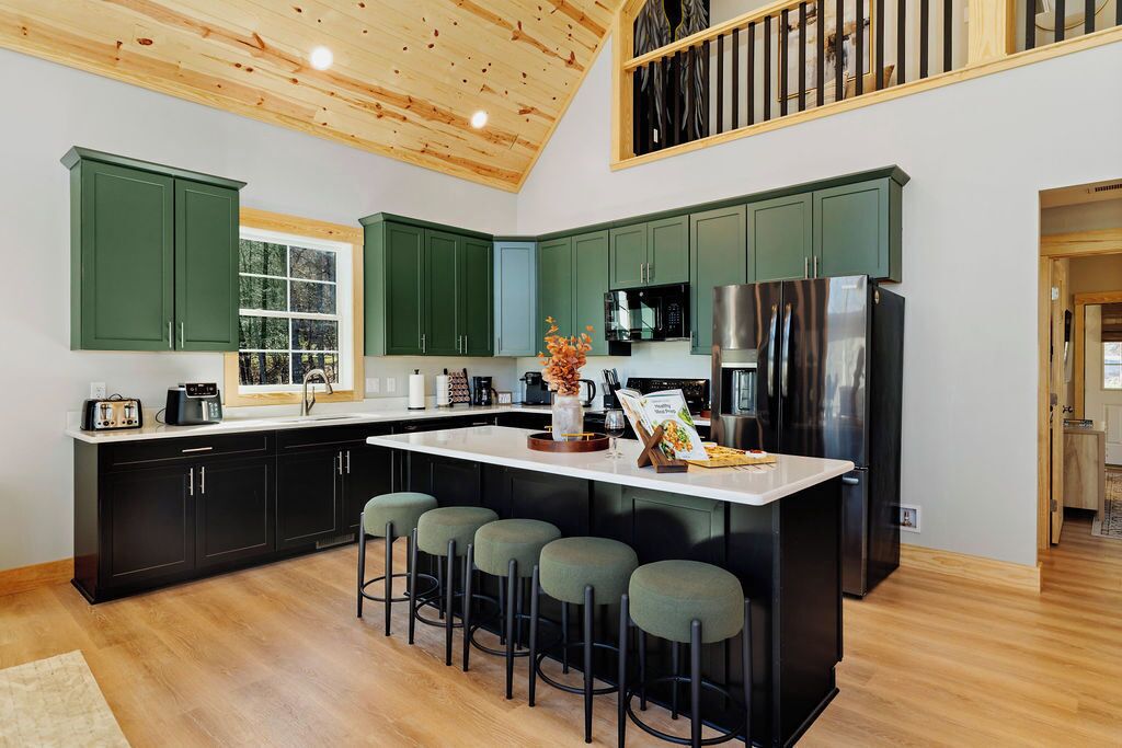 雪櫃、微波爐、焗爐、爐具