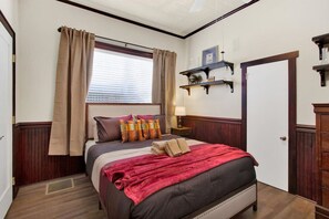 2 slaapkamers, een strijkplank/strijkijzer, wifi, beddengoed