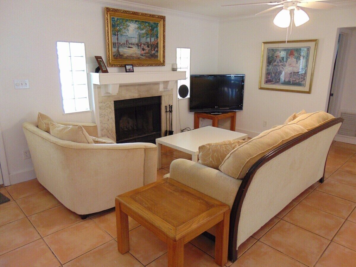TV, fireplace, stereo, printers