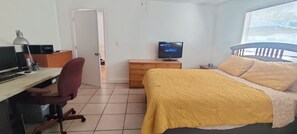 3 Schlafzimmer, Schreibtisch, Bügeleisen/Bügelbrett, kostenloses WLAN