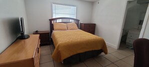 3 slaapkamers, een bureau, een strijkplank/strijkijzer, gratis wifi