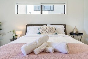 2 chambres, fer et planche à repasser, Wi-Fi gratuit, draps fournis