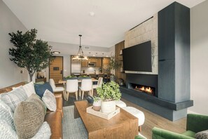 55-inch TV with cable channels, Netflix, streaming services - Kindred Resort a RockResort (Keystone)