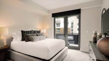 Room, 3 Bedrooms (Alpine Residence) | Iron/ironing board, cribs (free), WiFi (free), bed sheets
