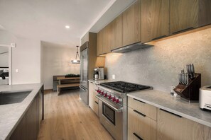 Chambre, 3 chambres (Alpine Residence) | Cuisine privée
