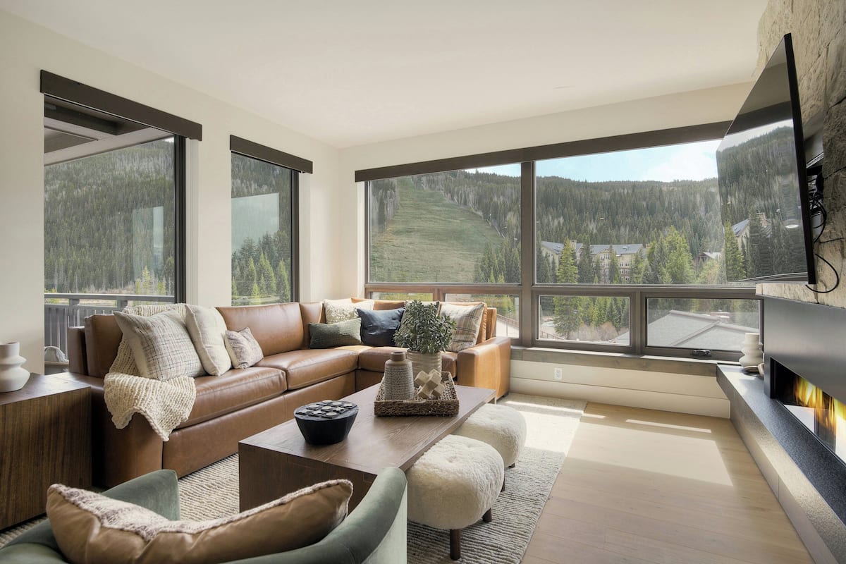 Room, 3 Bedrooms (Alpine Residence) | Living room | 55-inch TV with cable channels, Netflix, streaming services