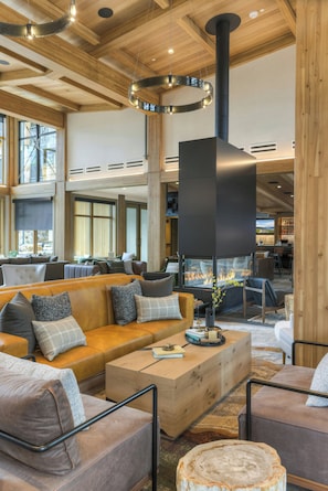 2 bares, salón en el lobby