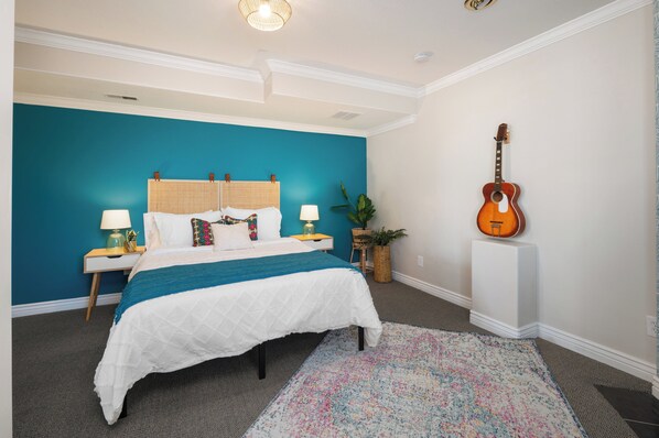 7 bedrooms, iron/ironing board, WiFi, bed sheets