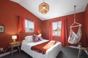 7 bedrooms, iron/ironing board, WiFi, bed sheets