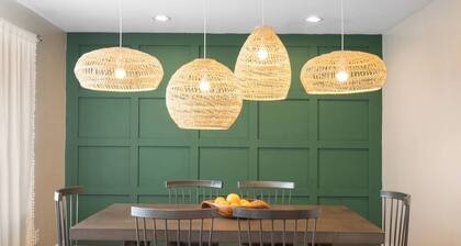LARGE Family Home Ideal for Groups- Boho