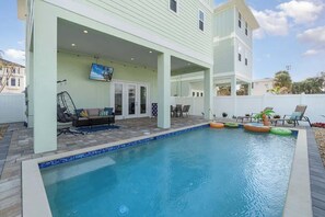 Outdoor pool, a heated pool - NEW Gulf View Villa 6 Bed 6 Bath Heated Pool! (Fort Myers Beach)