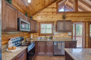 House (Multiple Bedrooms) | Bahagian dalam