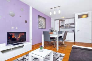 Appartamento, balcone, vista mare | Cucina privata | Macchina per tè/caffè, bollitore elettrico