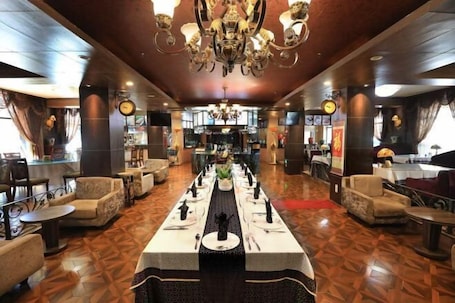 Restaurant. Ping'an Business Hotel