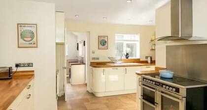 Charming 4 Bedroom Home Near Oxford