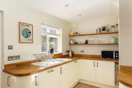 Charming 4 Bedroom Home Near Oxford