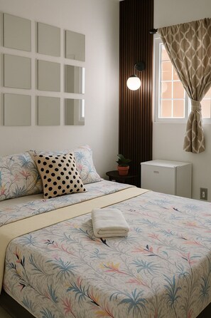 Double Room | Laptop workspace, blackout drapes, iron/ironing board, free WiFi - Sol Colonial (Santo Domingo)