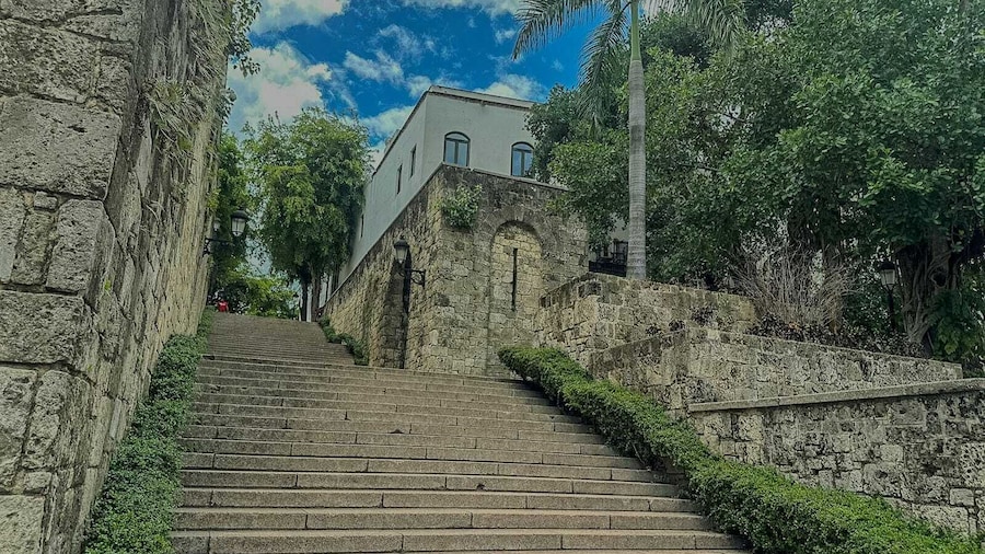 Sol Colonial