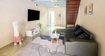 Whole Loft House•ICONSIAM-Direct in authentic street food hotspot-24/7 check-in!