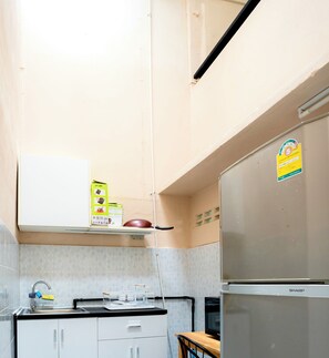 Fridge, microwave, stovetop, electric kettle - Whole Loft House•ICONSIAM-Direct in authentic street food hotspot-24/7 check-in! (Krung Thep Maha Nakhon)