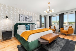 7 bedrooms, desk, iron/ironing board, travel cot - 7BR Escape / Pool, Game Room / Golf / Sleeps 19 (Coachella)