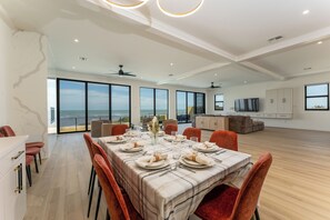 Dining - Spacious Bay (Port Isabel)