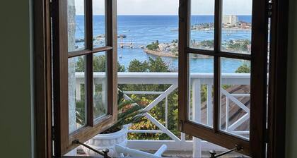 Villa de 2 habitaciones con vista al mar, piscina, wifi rápido.