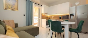 Apartment 'Cozy Stay' with Balcony, Wi-Fi and Air Conditioning