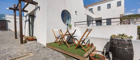 屋外ダイニングエリア