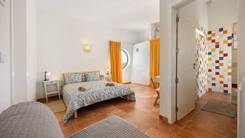 1 bedroom, free WiFi, bed sheets