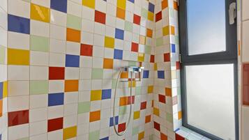 Shower, towels