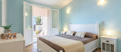 2 bedrooms, bed sheets