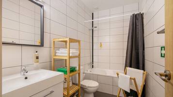 Doccia, asciugacapelli, asciugamani