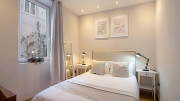 2 makuuhuonetta, silitysrauta/-lauta, ilmainen Wi-Fi, vuodevaatteet