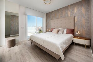 4 bedrooms, iron/ironing board, free WiFi, bed sheets - Villa 'Casa Blanca' with Sea View, Wi-Fi and Air Conditioning (Torre del mar)