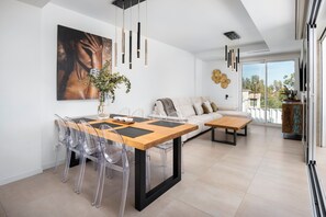 Dining - Villa 'Casa Blanca' with Sea View, Wi-Fi and Air Conditioning (Torre del mar)