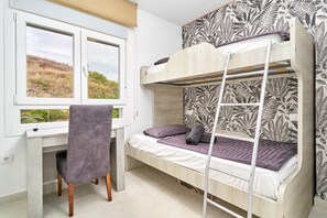 3 bedrooms, iron/ironing board, free WiFi, bed sheets