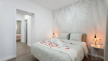 2 slaapkamers, een strijkplank/strijkijzer, gratis wifi, beddengoed