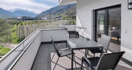 Ferienwohnung 'Pia' mit Bergblick, Wi-Fi und Klimaanlage