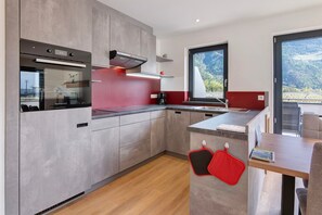 Kühlschrank, Ofen, Herdplatte, Geschirrspüler